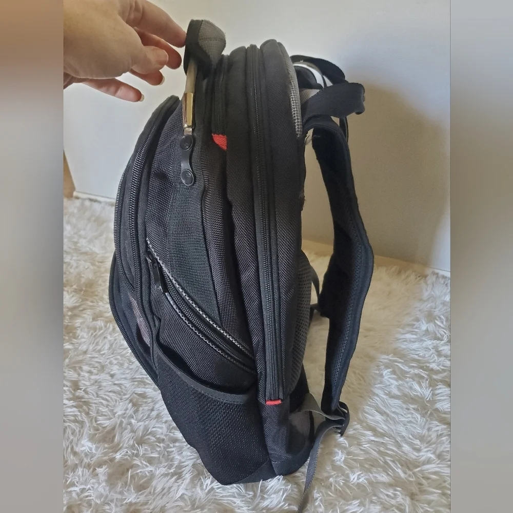 Swiss Gear Wenger Synergy Backpack Laptop Business Black & Gray 16